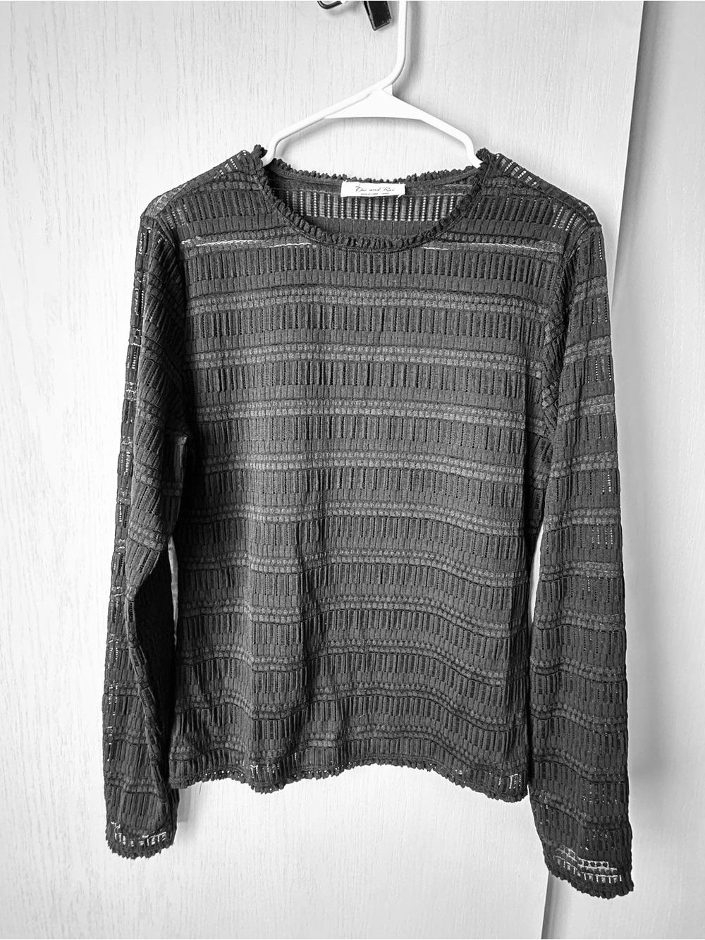 Open-Knit Long Sleeve Tee - Black